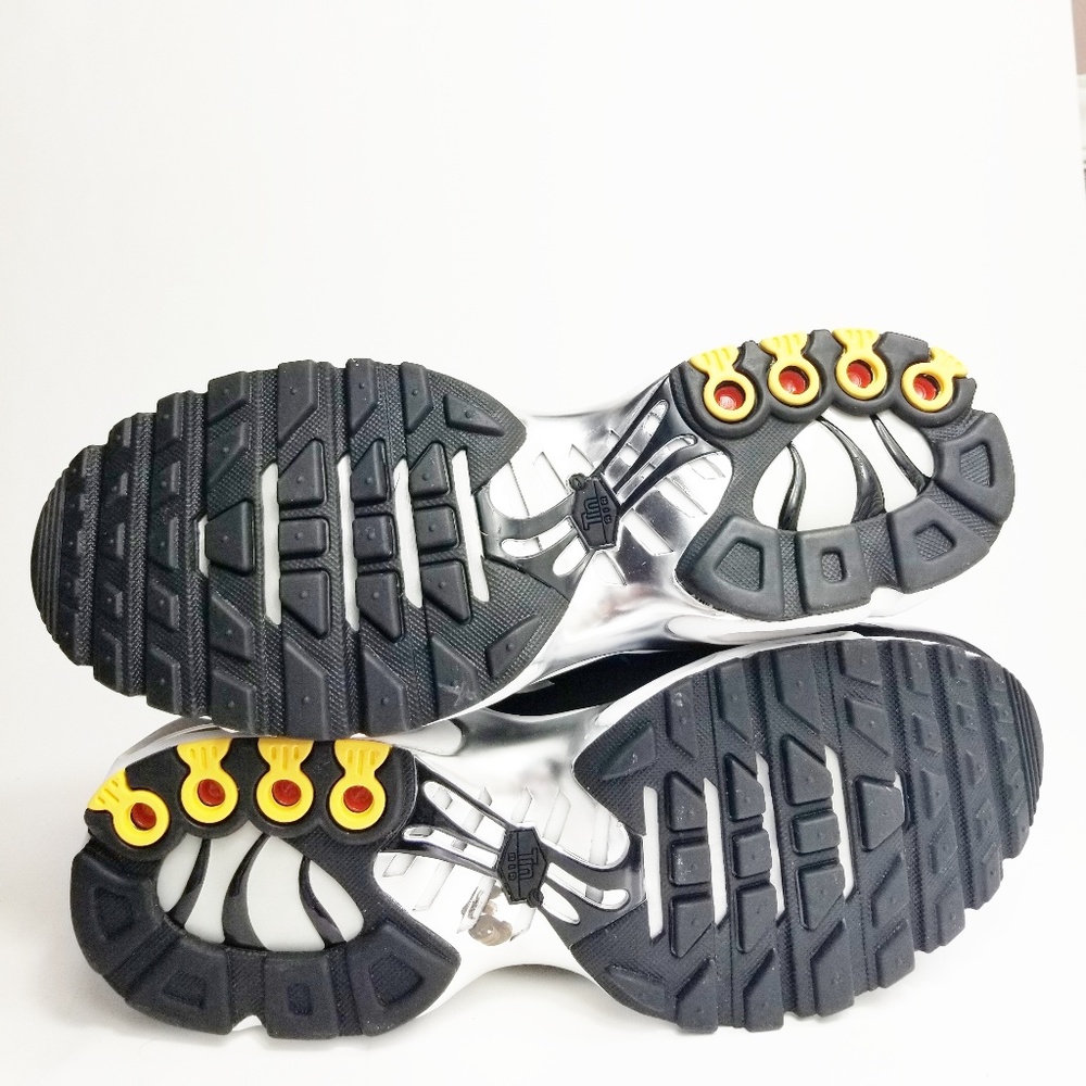 Nike Air Max Plus TN SE Tuned - Picture 4 of 4